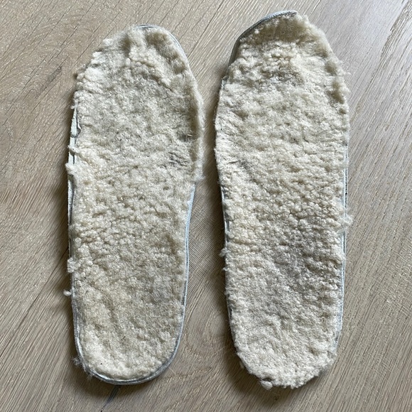 Golden Goose White Shearling Sneakers with Shearling Star. Size 36. - Picture 6 of 10